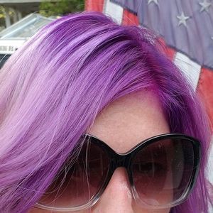 Meet your Posher, Devonly